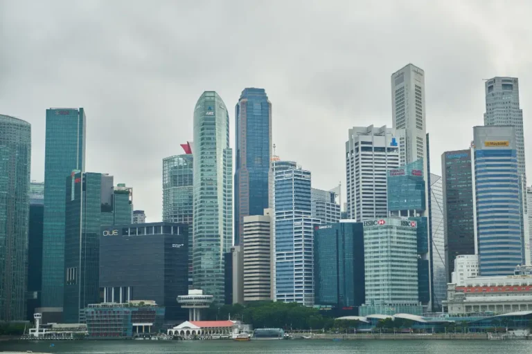 Business Bay Area Guide 2026: Towers, Apartments, Hotels, Restaurants & Map